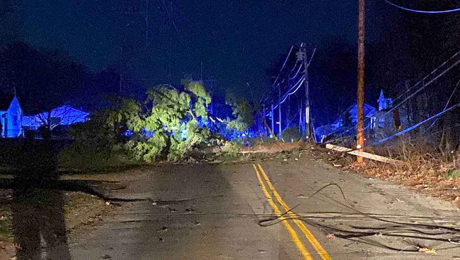 crews responded to a power outage in fitchburg, ma and the surrounding areas. the outage, affecting ~27,000 customers, was due to a fallen tree caused by the strong winds in our area. SOURCE: Unitil/Twitter