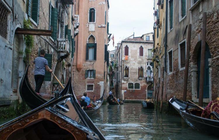 The+canals+of+Venice%2C+from+a+previous+faculty+led+trip+to+Italy.+